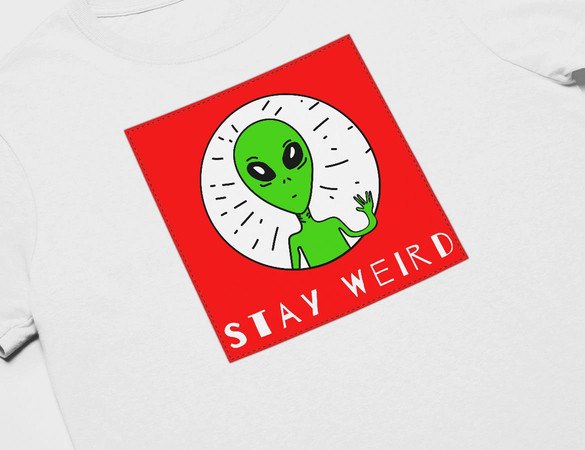 Koszulka z naszywką Stay weird