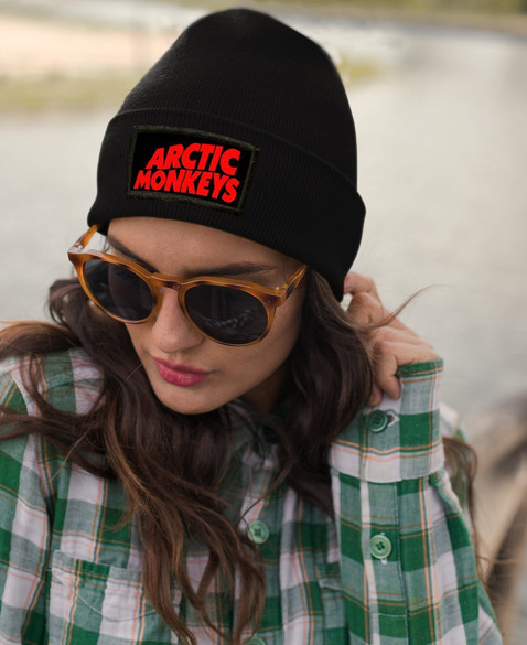 Czapka zimowa z naszywką ARCTIC MONKEYS