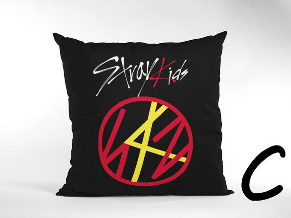 Poduszka STRAY KIDS 40x40 