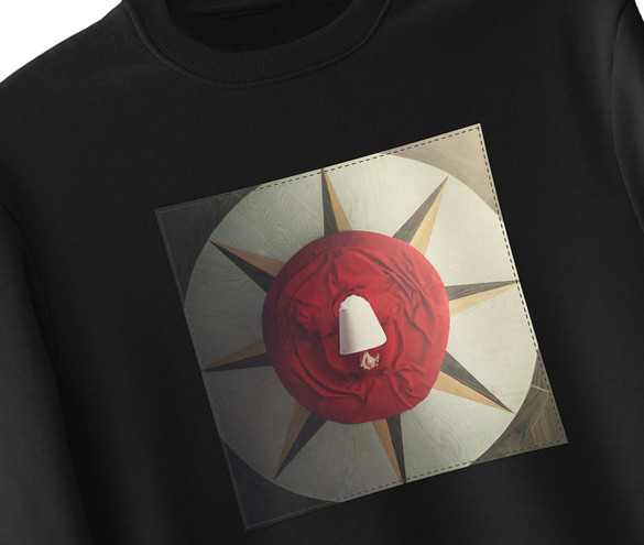 Bluza z naszywką The Handmaid's Tale 02